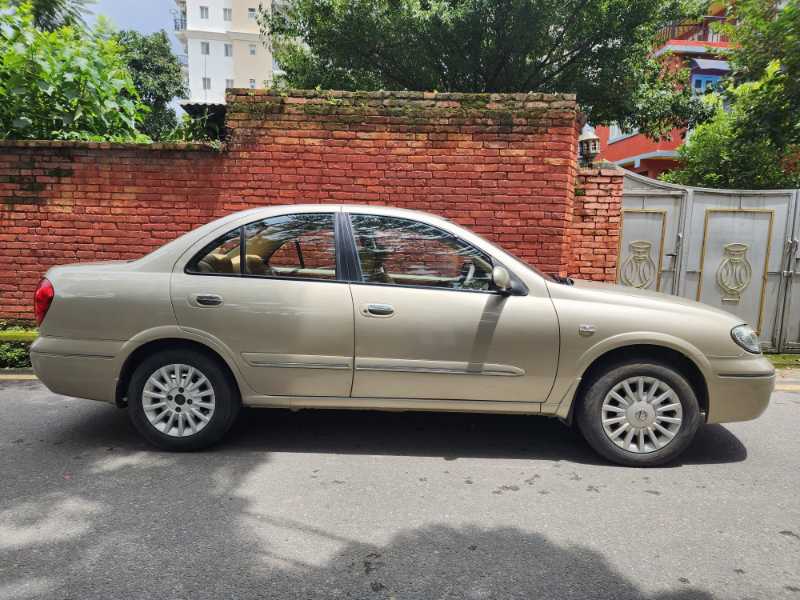 Nissan Sunny Super Saloon 2003
